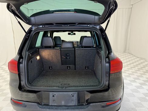 Used 2014 Volkswagen Tiguan S image 32