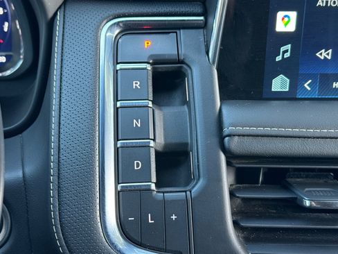 Used 2022 Chevrolet Suburban Premier image 23