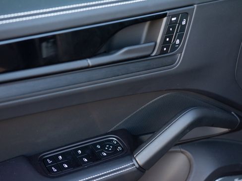 Certified 2025 Porsche Cayenne GTS image 14