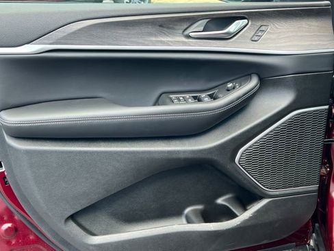 New 2026 Jeep Grand Cherokee Limited AWD/4WD image 12