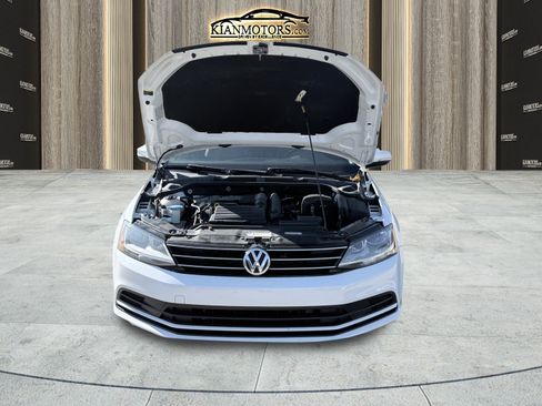 Used 2017 Volkswagen Jetta SE image 19