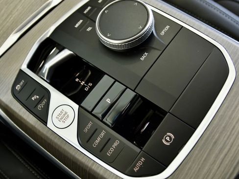 Used 2025 BMW 330i xDrive Sedan image 16