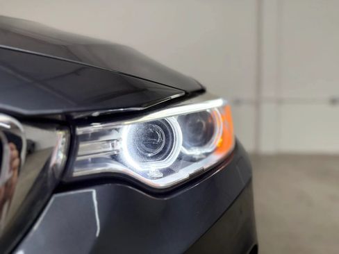 Used 2016 BMW M3 RWD image 9
