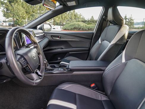 Certified 2025 Toyota Camry SE image 21