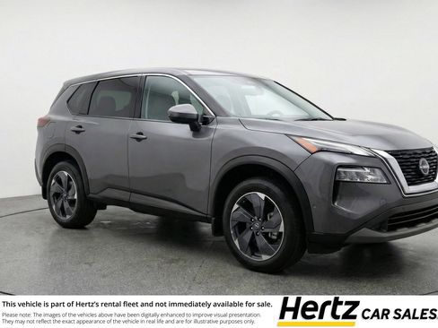 Used 2025 Nissan Rogue SV image 1