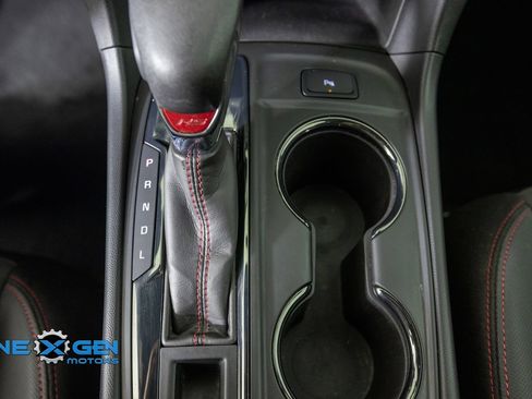 Used 2022 Chevrolet Equinox RS w/ LPO, Floor Liner Package FWD image 23