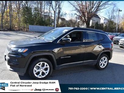 New 2024 Jeep Compass Latitude w/ Convenience Group
