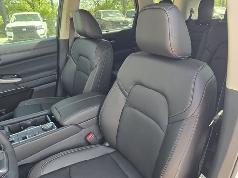 New 2026 Nissan Pathfinder SL AWD/4WD image 13
