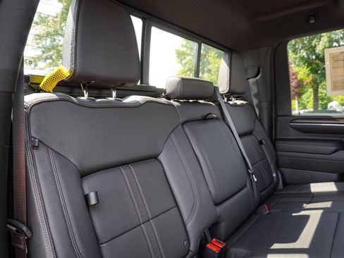 Used 2024 Chevrolet Silverado 2500 High Country w/ High Country Premium Package AWD/4WD image 31
