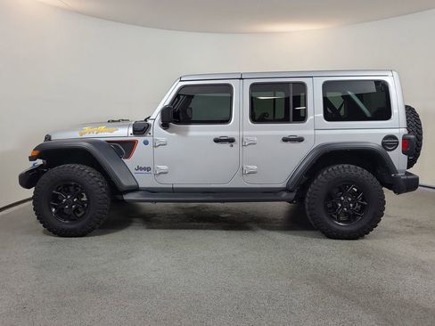Used 2024 Jeep Wrangler Unlimited AWD/4WD image 4