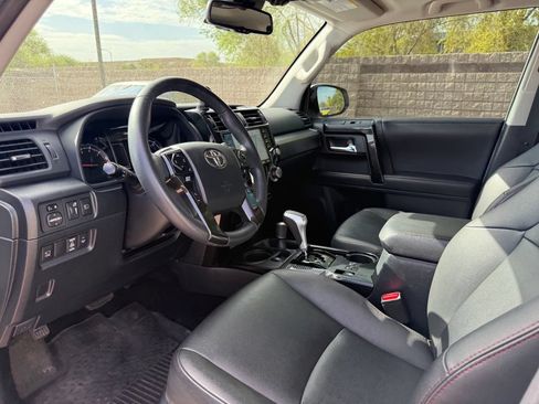 Used 2022 Toyota 4Runner TRD Off-Road Premium AWD/4WD image 14