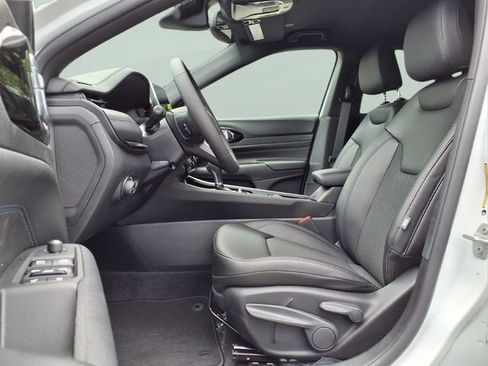 New 2026 Jeep Compass Latitude AWD/4WD image 15