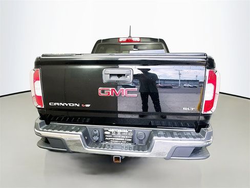 Used 2018 GMC Canyon SLT w/ Driver Alert Package image 6