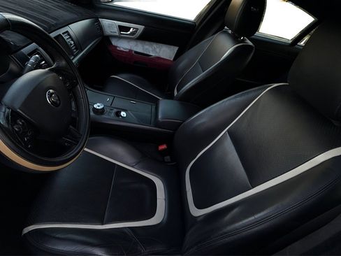 Used 2014 Jaguar XF 3.0 image 32