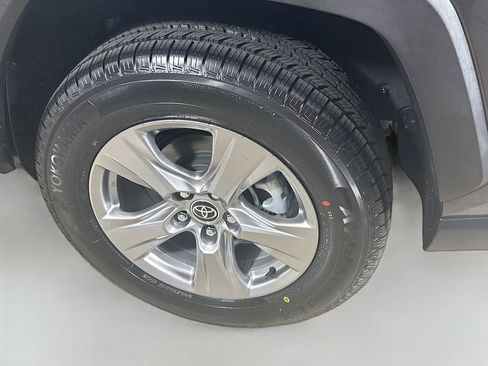 Certified 2022 Toyota RAV4 LE AWD/4WD image 9