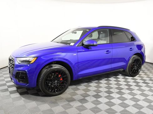 Used 2024 Audi Q5 e Prestige w/ Prestige Package image 2