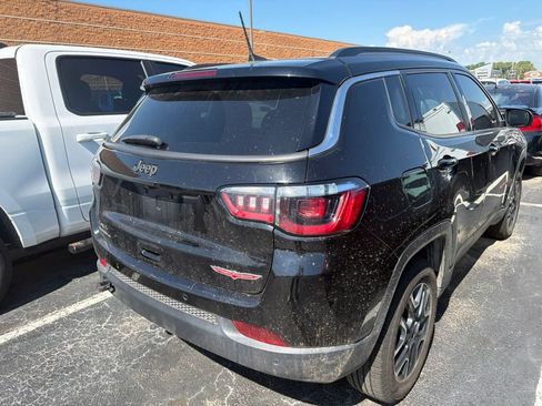 Used 2021 Jeep Compass Trailhawk w/ Convenience Group AWD/4WD image 3