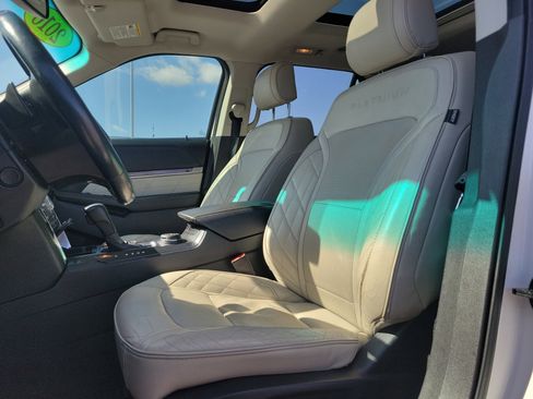 Used 2016 Ford Explorer Platinum image 19