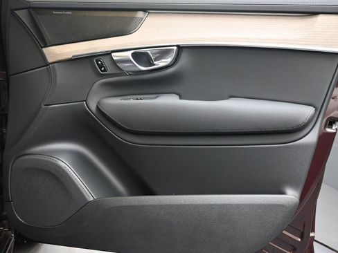 New 2026 Volvo XC90 B6 Plus w/ Protection Package Premier image 11