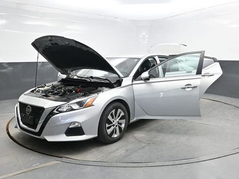 Used 2021 Nissan Altima 2.5 S FWD image 43