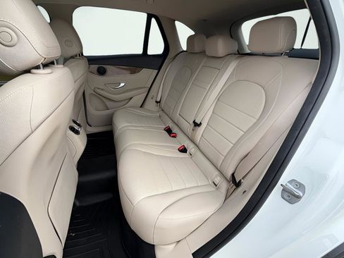Used 2018 Mercedes-Benz GLC 350e 4MATIC image 23