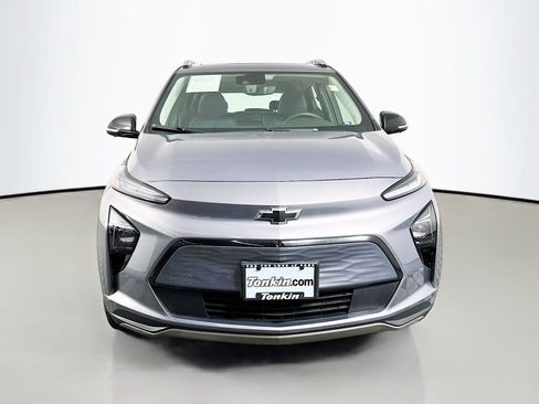 Used 2023 Chevrolet Bolt EUV Premier w/ Sun & Sound Package FWD image 2
