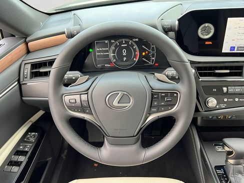 Certified 2025 Lexus ES 350 w/ Premium Package image 14