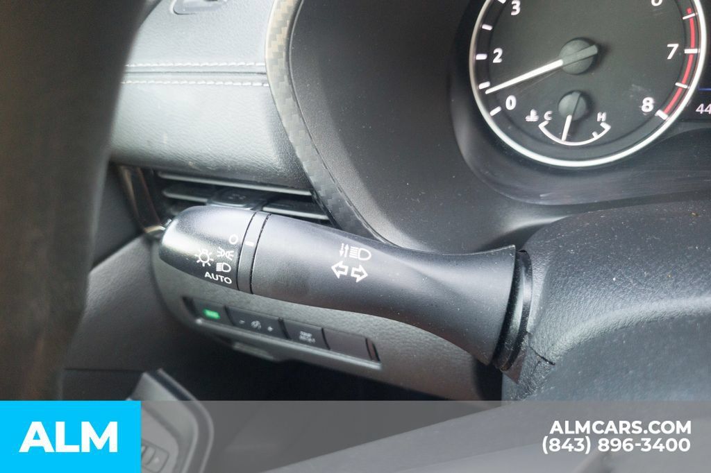 Used 2024 Nissan Sentra SV FWD image 32