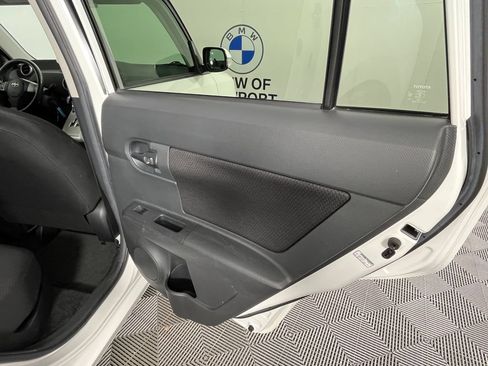 Used 2010 Scion xB FWD image 24