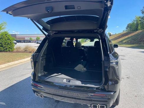 Used 2026 Chevrolet Traverse High Country w/ LPO, Floor Liner Package AWD/4WD image 22