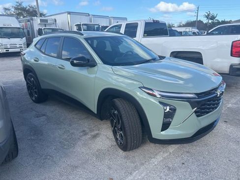 Used 2024 Chevrolet Trax RS w/ Sunroof Package image 7