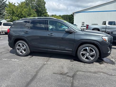 Used 2020 GMC Terrain SLT w/ Preferred Package AWD/4WD image 3