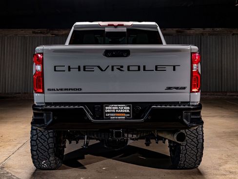 Used 2024 Chevrolet Silverado 2500 ZR2 w/ LPO, Dark Essentials Package image 8