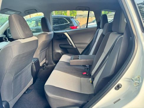 Used 2013 Toyota RAV4 LE AWD/4WD image 10