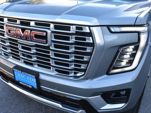 Used 2025 GMC Yukon Denali w/ Sun & Power Step Package image 10