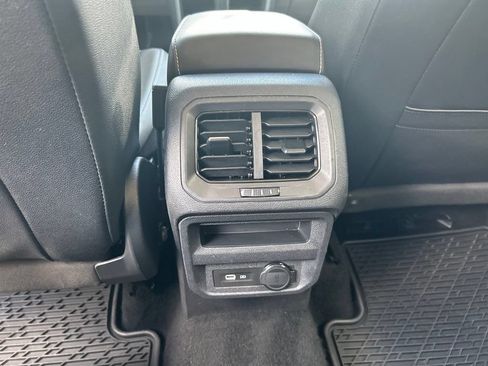 Used 2023 Volkswagen Tiguan SE FWD image 43