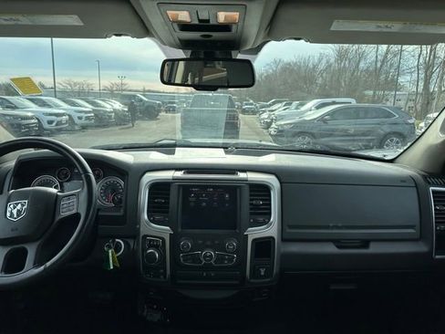 Used 2019 RAM 1500 Classic SLT w/ Luxury Group image 25
