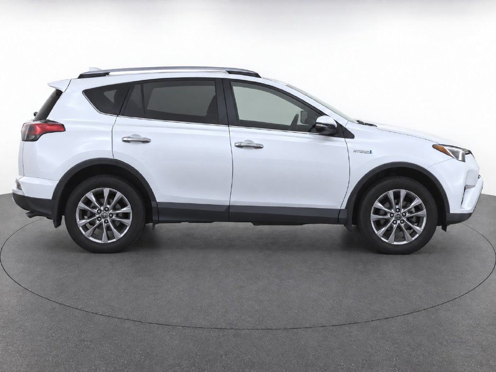 Used 2018 Toyota RAV4 Limited AWD/4WD image 11