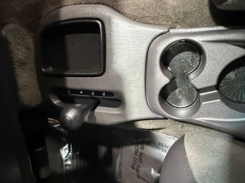 Used 2000 Dodge Durango 4WD image 35