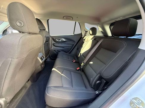 Used 2024 GMC Terrain SLE image 18