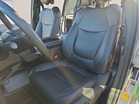 Used 2025 Toyota Sienna XSE image 17