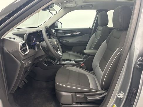 New 2026 Chevrolet TrailBlazer LT w/ LT Cold Weather Package FWD image 24