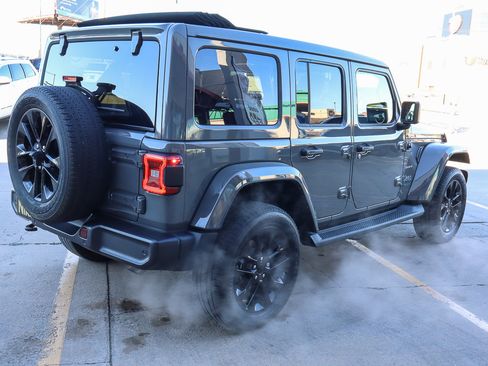 Used 2021 Jeep Wrangler Unlimited Sahara w/ Safety Group image 5