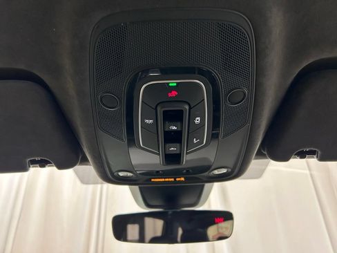 Used 2022 Audi SQ7 Prestige AWD/4WD image 22