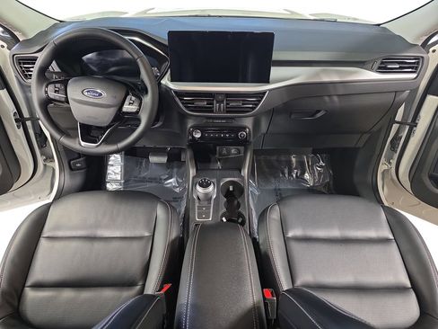Used 2024 Ford Escape Platinum image 9