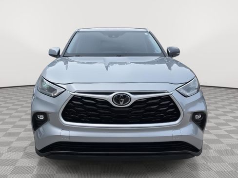 Used 2021 Toyota Highlander LE image 8