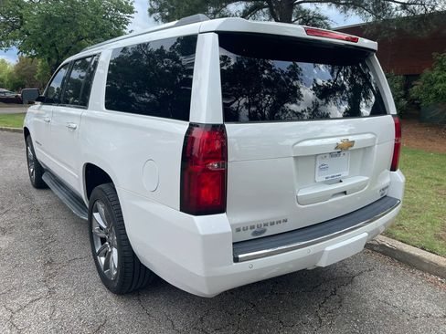 Used 2017 Chevrolet Suburban Premier RWD image 3