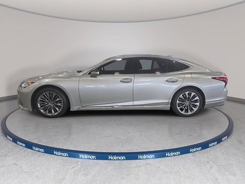 Used 2023 Lexus LS 500 w/ Accessory Package (Z2) RWD image 11