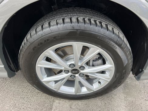 Certified 2025 Audi Q3 2.0T Premium w/ Convenience Package image 12