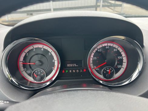 Used 2019 Dodge Grand Caravan SXT image 12